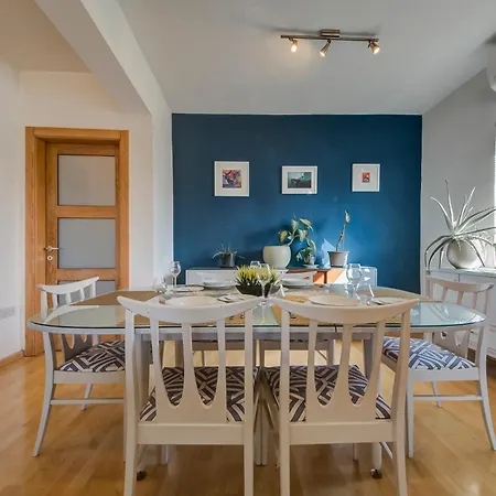 Elegant & Cosy 3br In Peaceful Area Of By 360 Estates