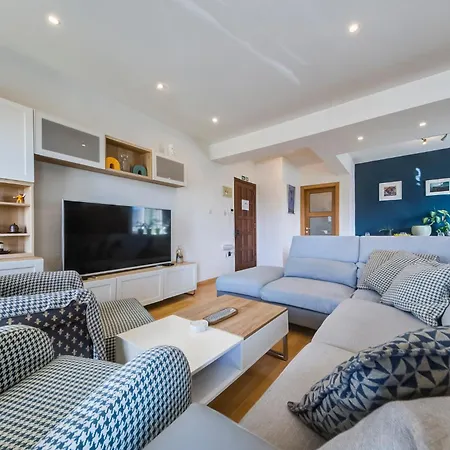 Elegant & Cosy 3br In Peaceful Area Of By 360 Estates Apartment