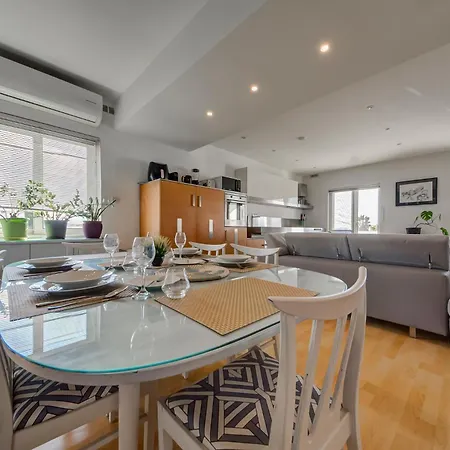 Apartment Elegant & Cosy 3br In Peaceful Area Of By 360 Estates *